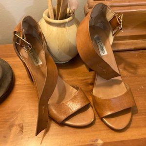 Steve Madden Brown Leather and Wood Heels with Buckle Size 6